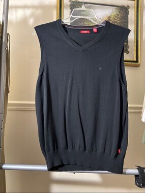 Izod Black V-Neck Sweater Vest - Classic Knit